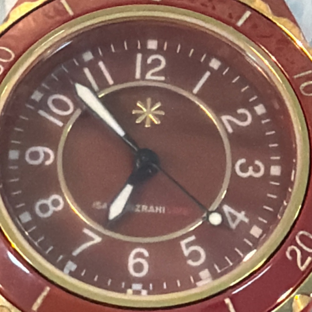 Isaac Mizrahi Live Red Ceramic Watch Gold Tone Accent Bracelet Style - Picture 6 of 6